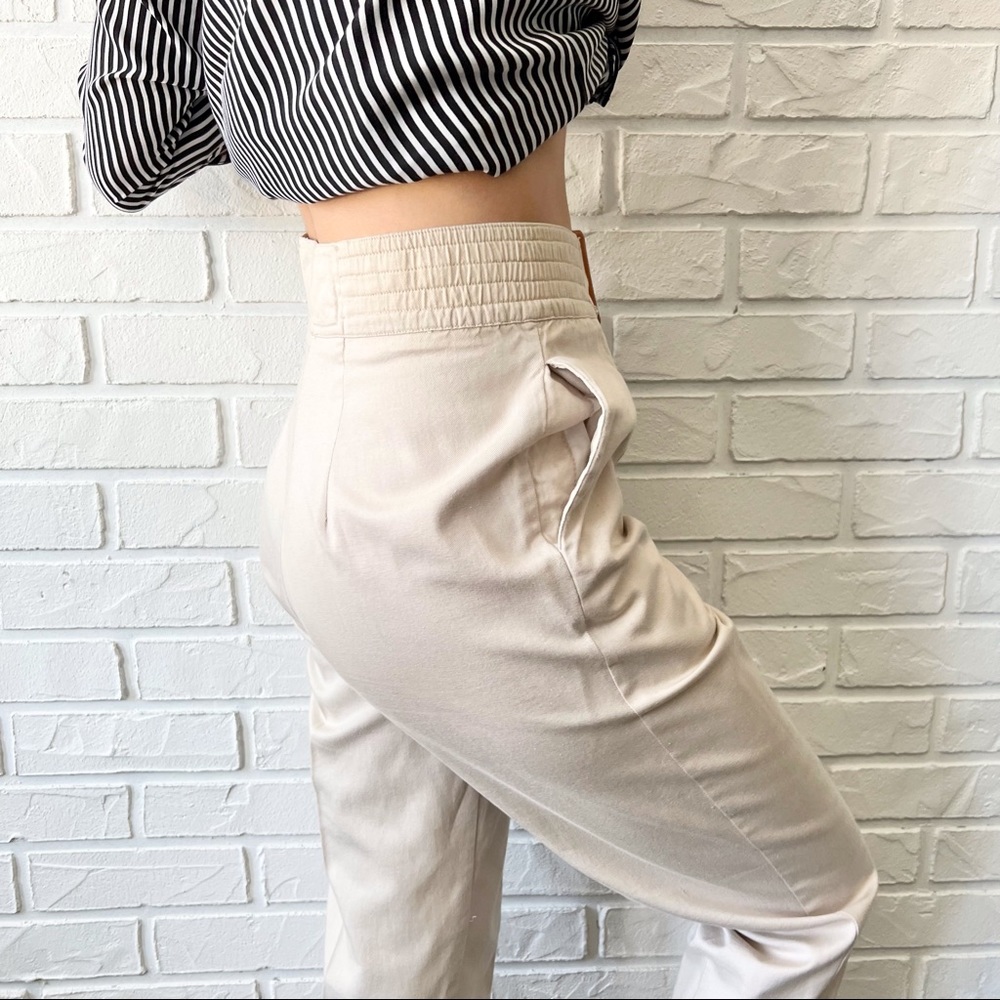 SOLD Vintage high waist beige Turkish cotton pleated mom pants 5/6 - Picture 3 of 16